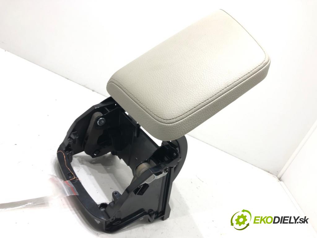 VOLVO XC60 II (246) 2017 - 2022    D4 AWD 140 kW [190 KM] olej napędowy 2017 - 2022  Lakťová opierka 31469700 (Lakťové opierky)