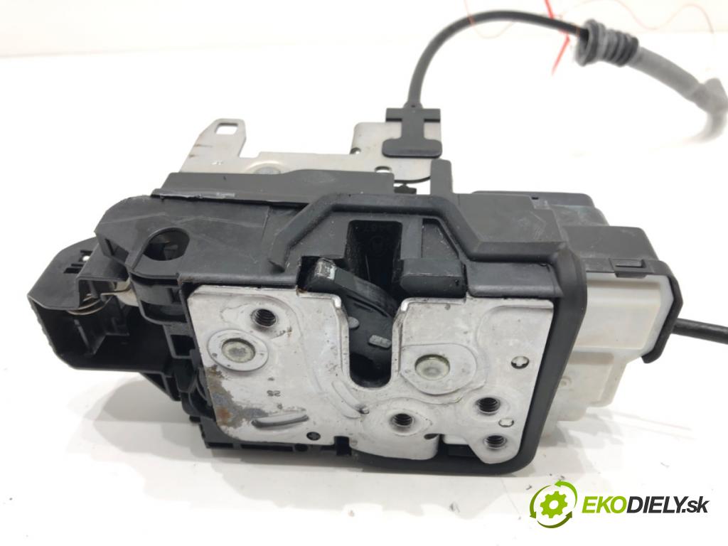 VOLVO XC60 II (246) 2017 - 2022    D4 AWD 140 kW [190 KM] olej napędowy 2017 - 2022  zámok dveře levý přední část 31462456