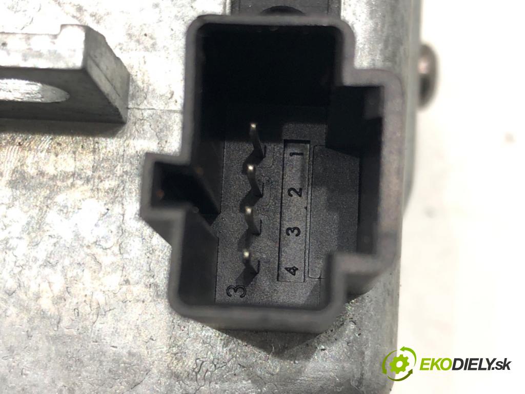 VOLVO XC60 II (246) 2017 - 2022    D4 AWD 140 kW [190 KM] olej napędowy 2017 - 2022  blokáda volantu 31476490 (Ostatné)