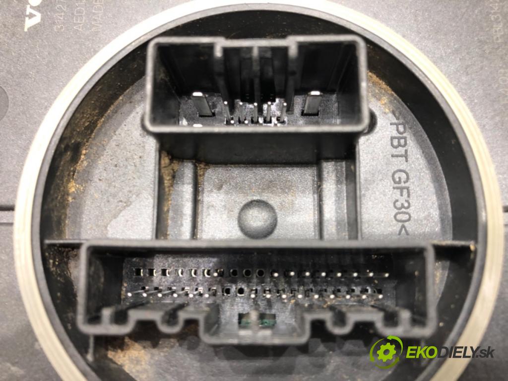 VOLVO XC60 II (246) 2017 - 2022    D4 AWD 140 kW [190 KM] olej napędowy 2017 - 2022  Menič XENON 31427787 (Riadiace jednotky xenónu)