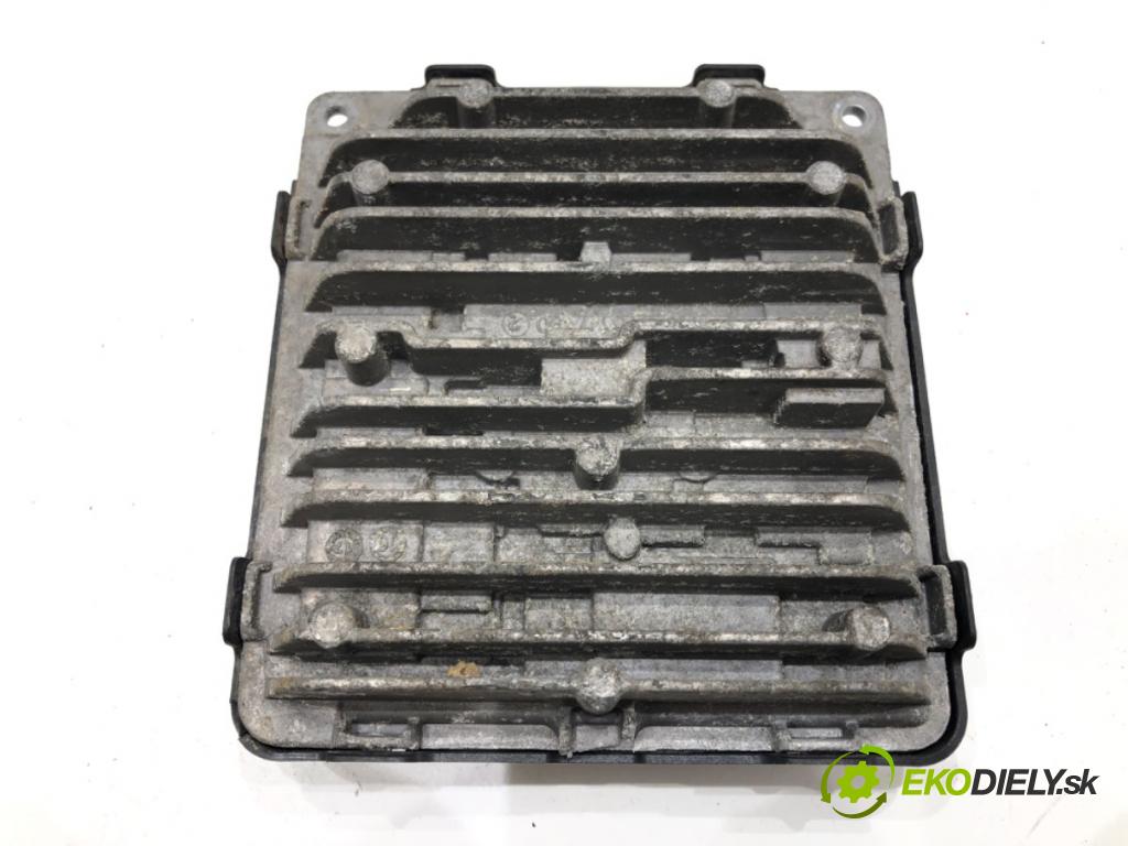 VOLVO XC60 II (246) 2017 - 2022    D4 AWD 140 kW [190 KM] olej napędowy 2017 - 2022  Menič XENON 31427787 (Riadiace jednotky xenónu)