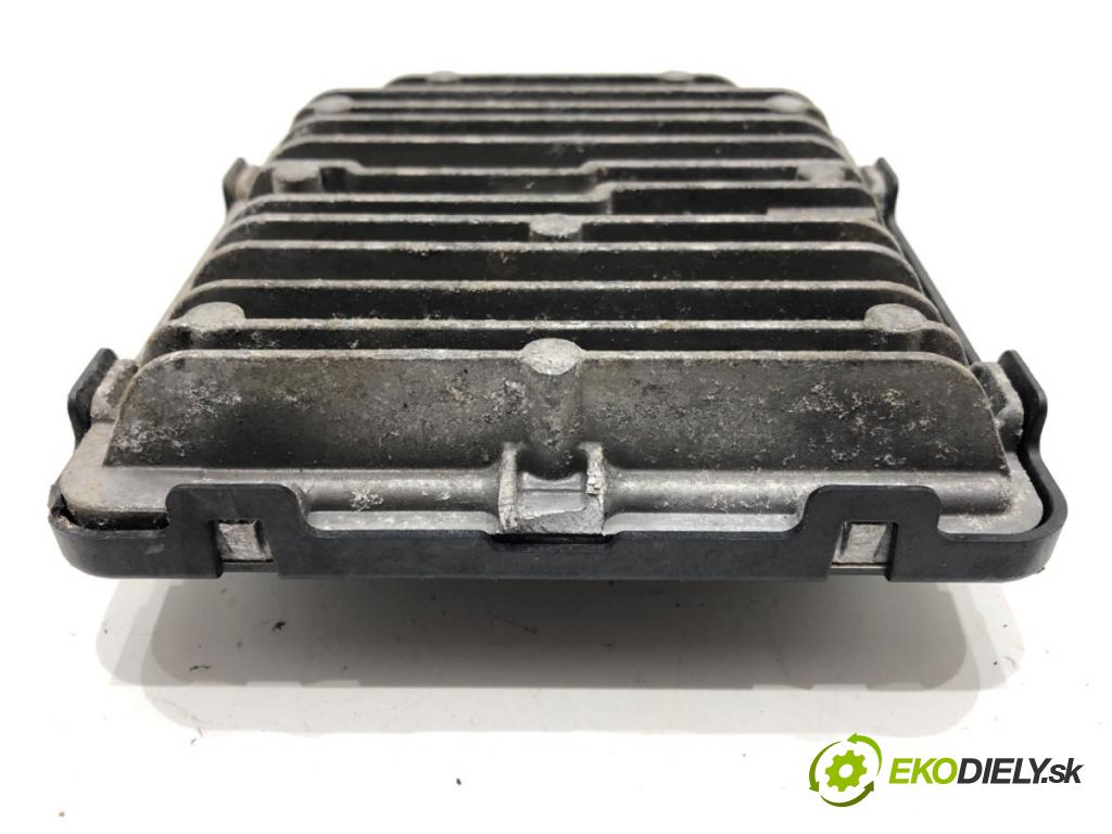 VOLVO XC60 II (246) 2017 - 2022    D4 AWD 140 kW [190 KM] olej napędowy 2017 - 2022  Menič XENON 31427787 (Riadiace jednotky xenónu)