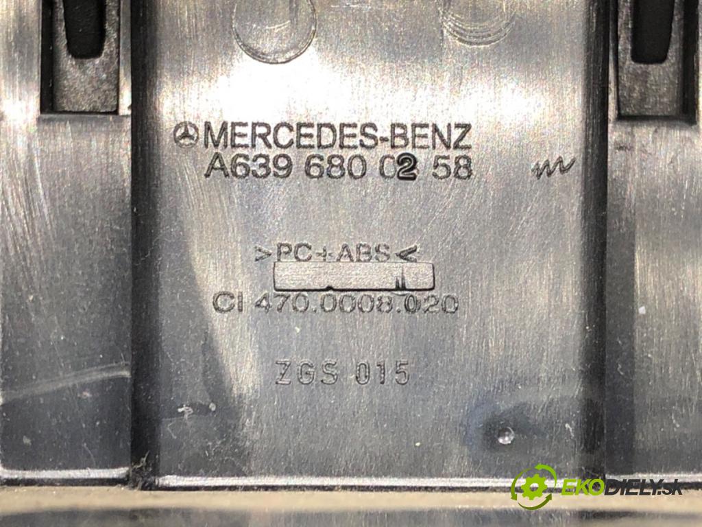 MERCEDES-BENZ VITO Autobus (W639) 2003 - 2022    109 CDI (639.701, 639.703) 70 kW [95 KM] olej napędowy 2006 - 2022  Držiak na nápoje A6396800258 (Úchyty, držiaky na nápoje)