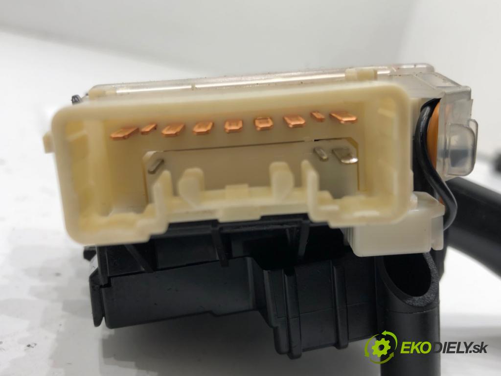 SUZUKI SX4 (EY, GY) 2006 - 2022    1.6 VVT (RW 416) 79 kW [107 KM] benzyna 2006 - 2022  Prepínač smeroviek  (Prepínače, spínače, tlačidlá a ovládače kúrenia)