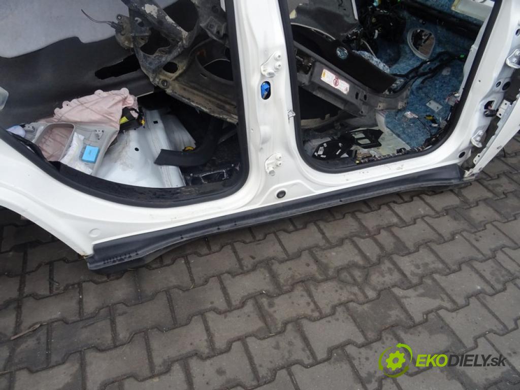 JEEP COMPASS (MP, M6) 2016 - 2022    2.4 MultiAir 4x4 129 kW [175 KM] benzyna 2017 - 2022  KAROSERIA ČTVRŤÁK blatník zadní část levý pravý POŠTY: prahy střecha