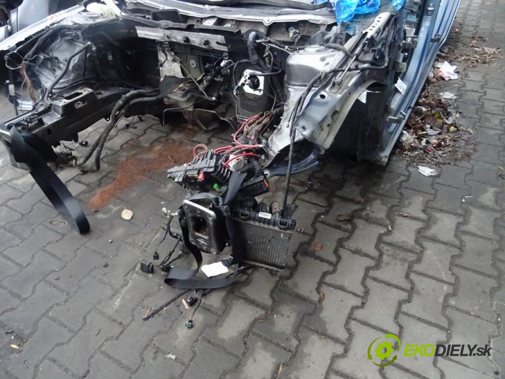 SKODA SUPERB III Kombi (3V5) 2015 - 2022    2.0 TSI 4x4 206 kW [280 KM] benzyna 2015 - 2022  KAROSERIA ČTVRŤÁK blatník zadní část levý POŠTY: prahy střecha