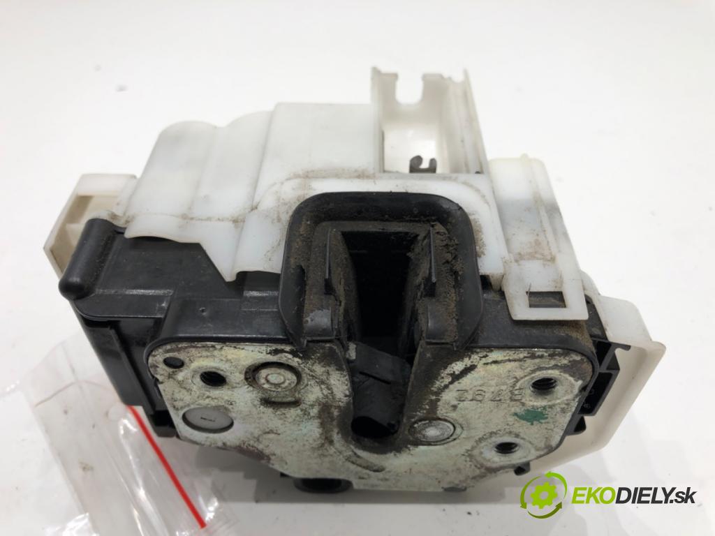 PEUGEOT BIPPER (AA_) 2008 - 2022    1.4 HDi 50 kW [68 KM] olej napędowy 2008 - 2022  zámok dveře pravý přední část 1361747080