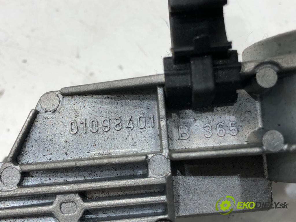 PEUGEOT BIPPER (AA_) 2008 - 2022    1.4 HDi 50 kW [68 KM] olej napędowy 2008 - 2022  spinačka 01093401 (Spínacie skrinky a kľúče)