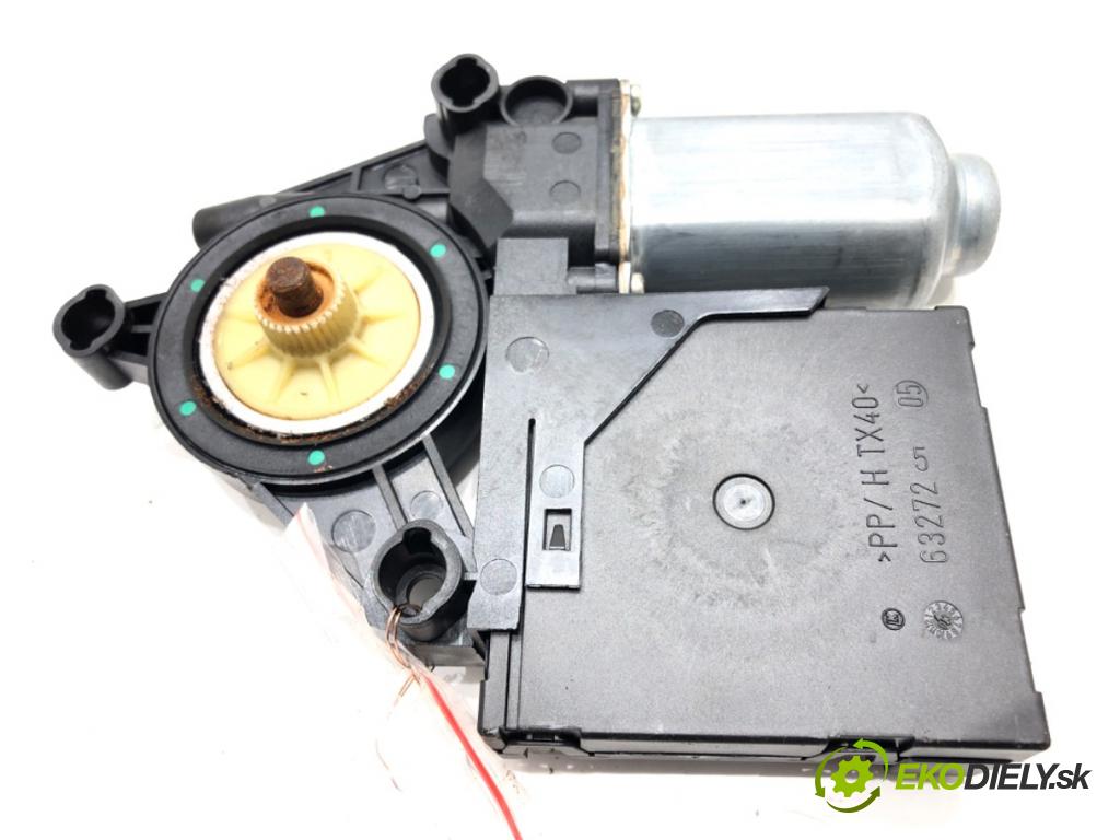 VW TOURAN (1T1, 1T2) 2003 - 2010    1.9 TDI 74 kW [100 KM] olej napędowy 2003 - 2004  motorek sťahovaní okna přední část pravý 1K0959792A (Ostatné)