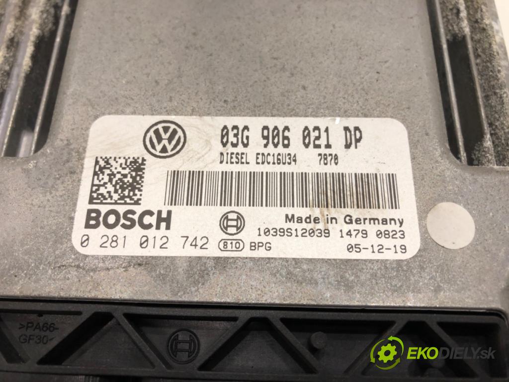 VW PASSAT B6 Variant (3C5) 2005 - 2011    1.9 TDI 77 kW [105 KM] olej napędowy 2005 - 2010  riadiaca jednotka Motor 03G906021DP (Riadiace jednotky)
