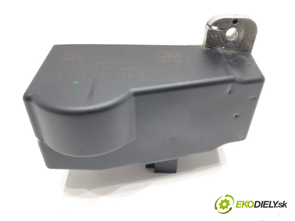 VW PASSAT B6 Variant (3C5) 2005 - 2011    1.9 TDI 77 kW [105 KM] olej napędowy 2005 - 2010  blokáda volantu 3C0905861G (Ostatné)