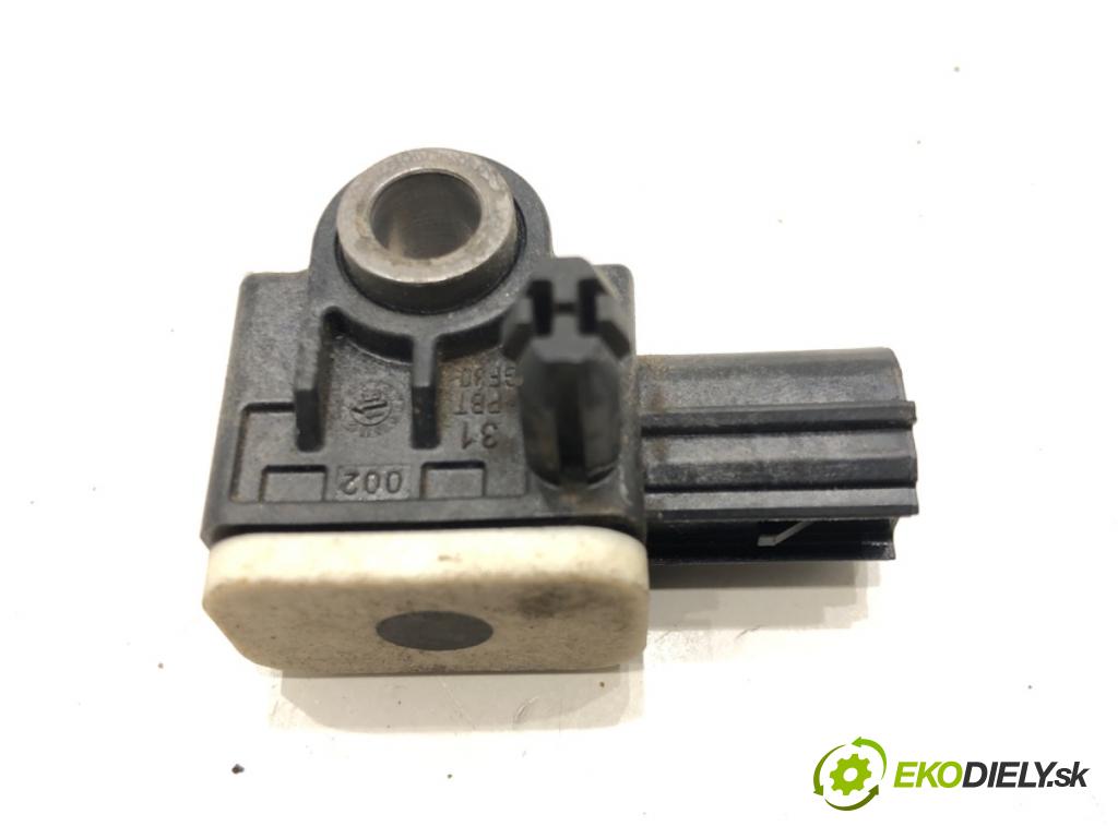 FORD MONDEO V sedan (CD) 2012 - 2022    2.0 EcoBoost 179 kW [243 KM] benzyna 2012 - 2016  Snímač nárazu CM5T-14B006-AA (Snímače nárazu)