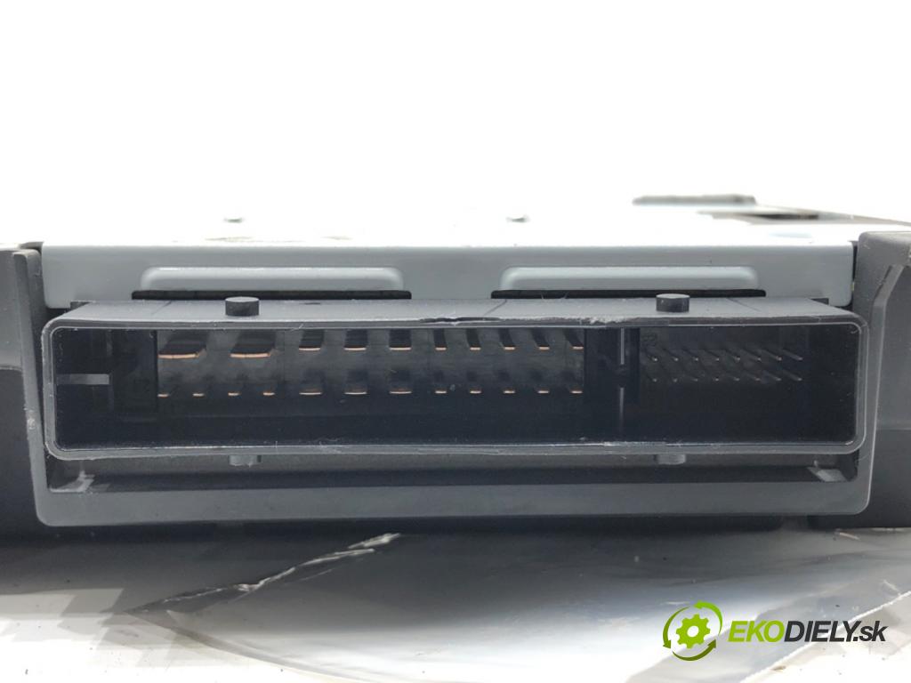 SKODA SUPERB III Kombi (3V5) 2015 - 2022    2.0 TSI 4x4 206 kW [280 KM] benzyna 2015 - 2022  Zosilňovač 3Q0035466A (Zosilňovače)