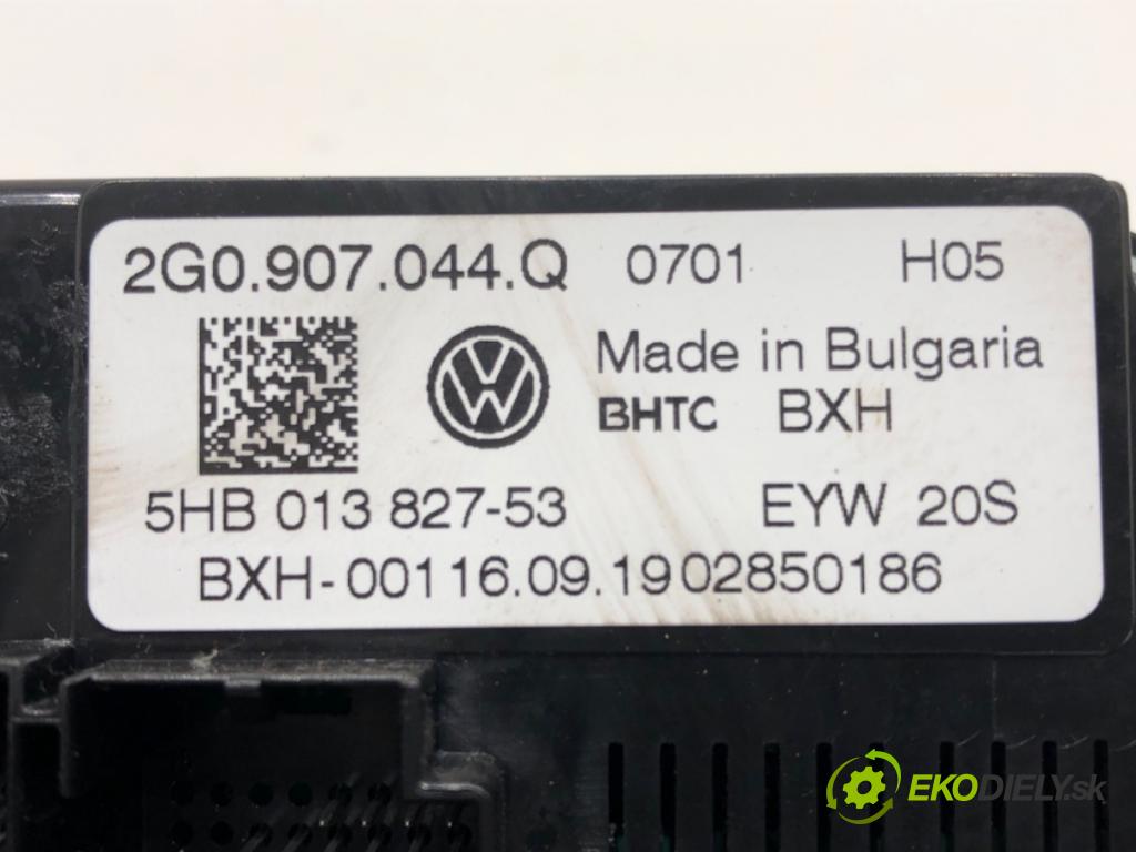VW T-CROSS (C11) 2018 - 2022    1.0 TSi 85 kW [116 KM] benzyna 2018 - 2022  Panel ovládania kúrenia 2G0907044Q (Prepínače, spínače, tlačidlá a ovládače kúrenia)
