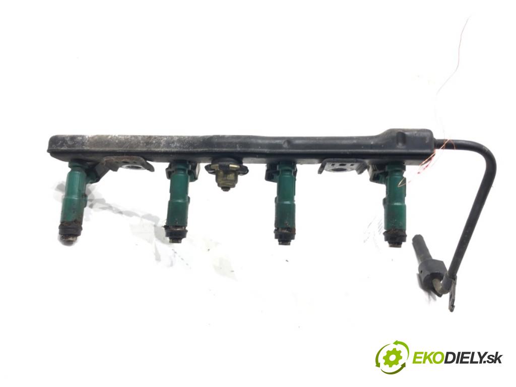 TOYOTA YARIS VERSO (_P2_) 1999 - 2005    1.3 (NCP20_, NCP22_) 62 kW [84 KM] benzyna 2002 - 2005  Lišta vstrekovacia 23250-21020 (Vstrekovacie lišty)