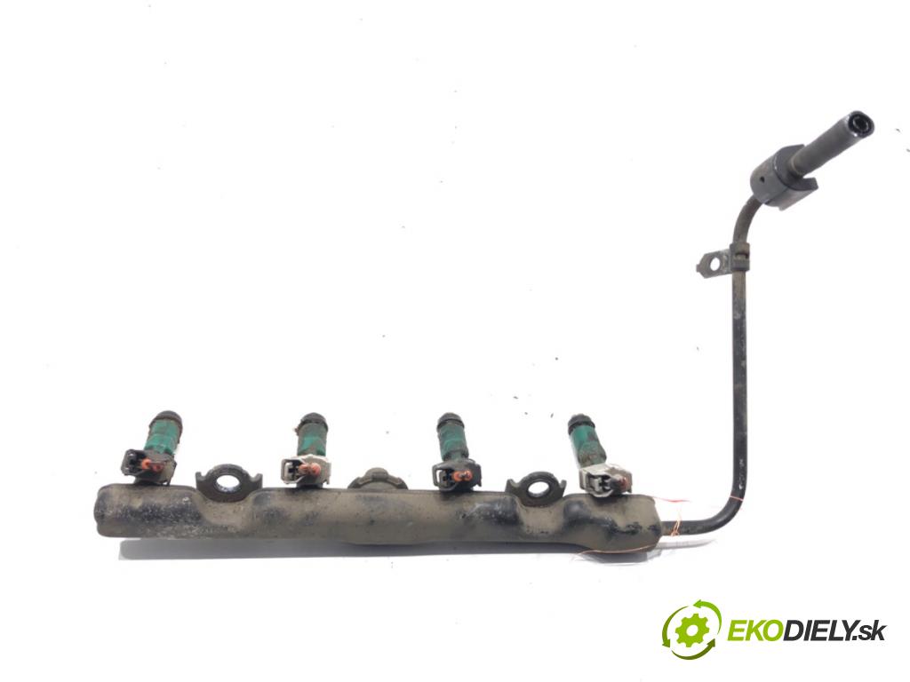 TOYOTA YARIS VERSO (_P2_) 1999 - 2005    1.3 (NCP20_, NCP22_) 62 kW [84 KM] benzyna 2002 - 2005  Lišta vstrekovacia 23250-21020 (Vstrekovacie lišty)