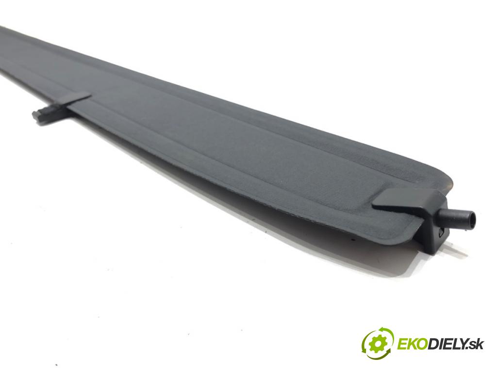 VOLVO XC60 II (246) 2017 - 2022    D4 AWD 140 kW [190 KM] olej napędowy 2017 - 2022  Roleta okna zadnej  (Ostatné)