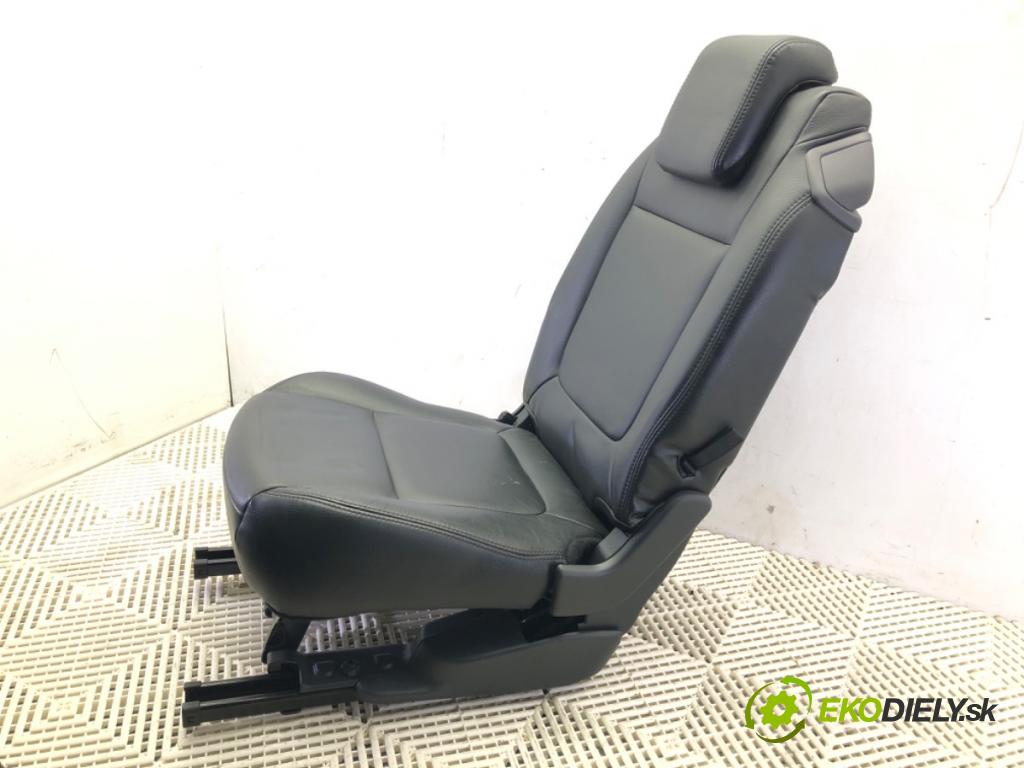 PEUGEOT 5008 (0U_, 0E_) 2009 - 2017    1.6 16V 115 kW [156 KM] benzyna 2009 - 2017  Sedadlo zad II rad
