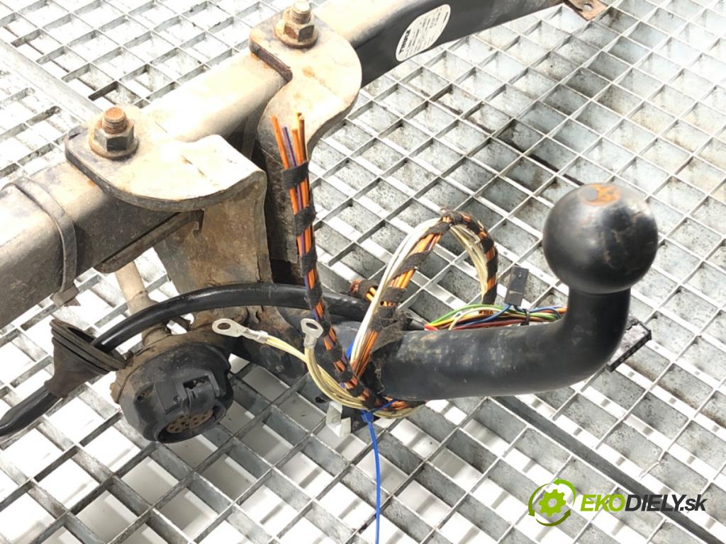 PEUGEOT 5008 (0U_, 0E_) 2009 - 2017    1.6 16V 115 kW [156 KM] benzyna 2009 - 2017  Hák tažné zařízení  (Tažná zařízení)