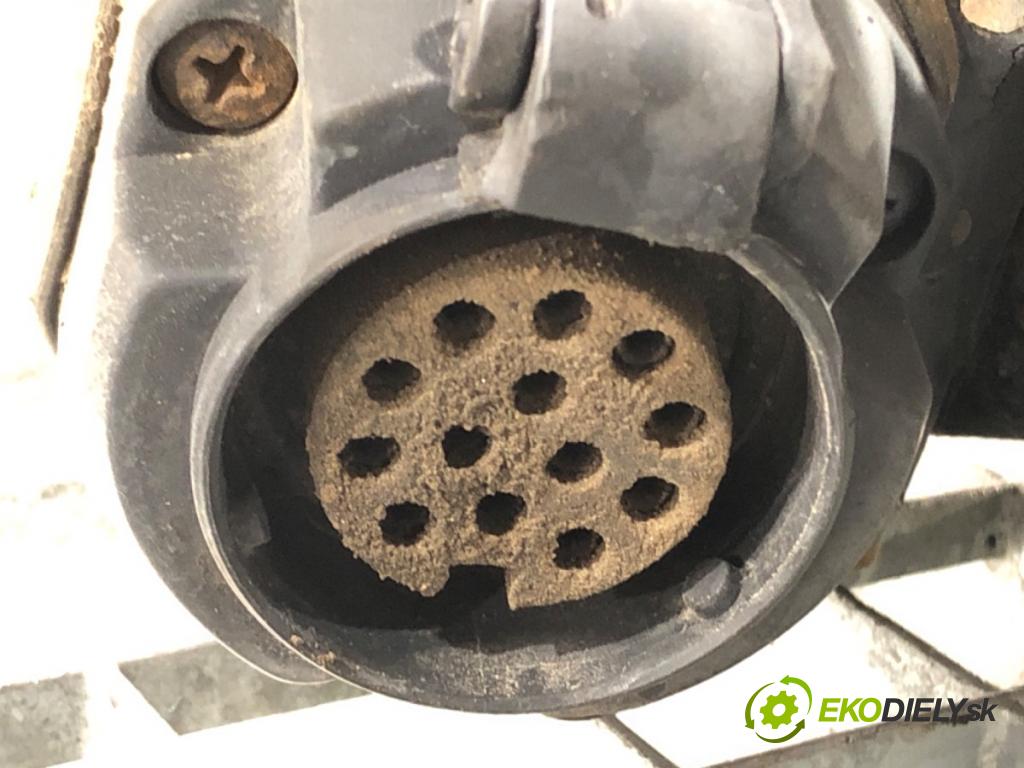 PEUGEOT 5008 (0U_, 0E_) 2009 - 2017    1.6 16V 115 kW [156 KM] benzyna 2009 - 2017  Hák tažné zařízení  (Tažná zařízení)