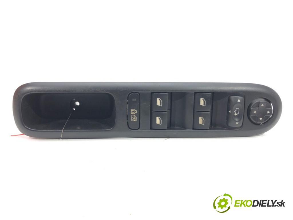 PEUGEOT 5008 (0U_, 0E_) 2009 - 2017    1.6 16V 115 kW [156 KM] benzyna 2009 - 2017  Prepínač okien 96650621ZD (Prepínače, spínače, tlačidlá a ovládače kúrenia)