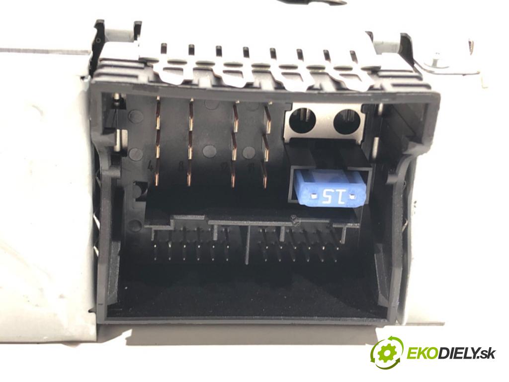 PEUGEOT 5008 (0U_, 0E_) 2009 - 2017    1.6 16V 115 kW [156 KM] benzyna 2009 - 2017  RADIO 96778659XT (Audio zariadenia)