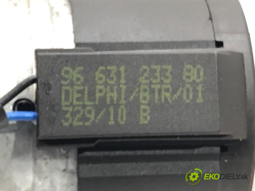 PEUGEOT 5008 (0U_, 0E_) 2009 - 2017    1.6 16V 115 kW [156 KM] benzyna 2009 - 2017  spinačka  (Spínacie skrinky a kľúče)