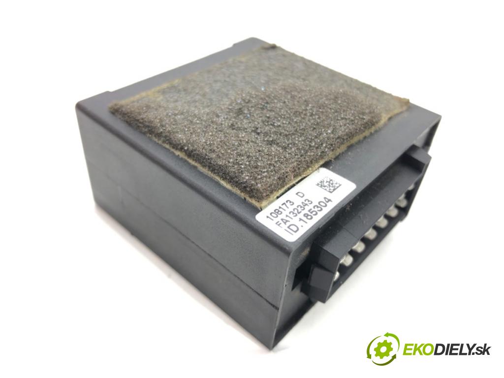 PEUGEOT 5008 (0U_, 0E_) 2009 - 2017    1.6 16V 115 kW [156 KM] benzyna 2009 - 2017  Modul ťažného oka 5F007 (Ostatné)