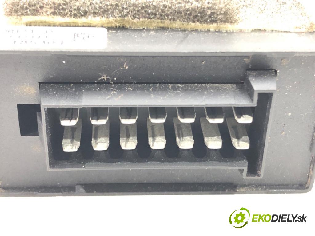 PEUGEOT 5008 (0U_, 0E_) 2009 - 2017    1.6 16V 115 kW [156 KM] benzyna 2009 - 2017  Modul ťažného oka 5F007 (Ostatné)