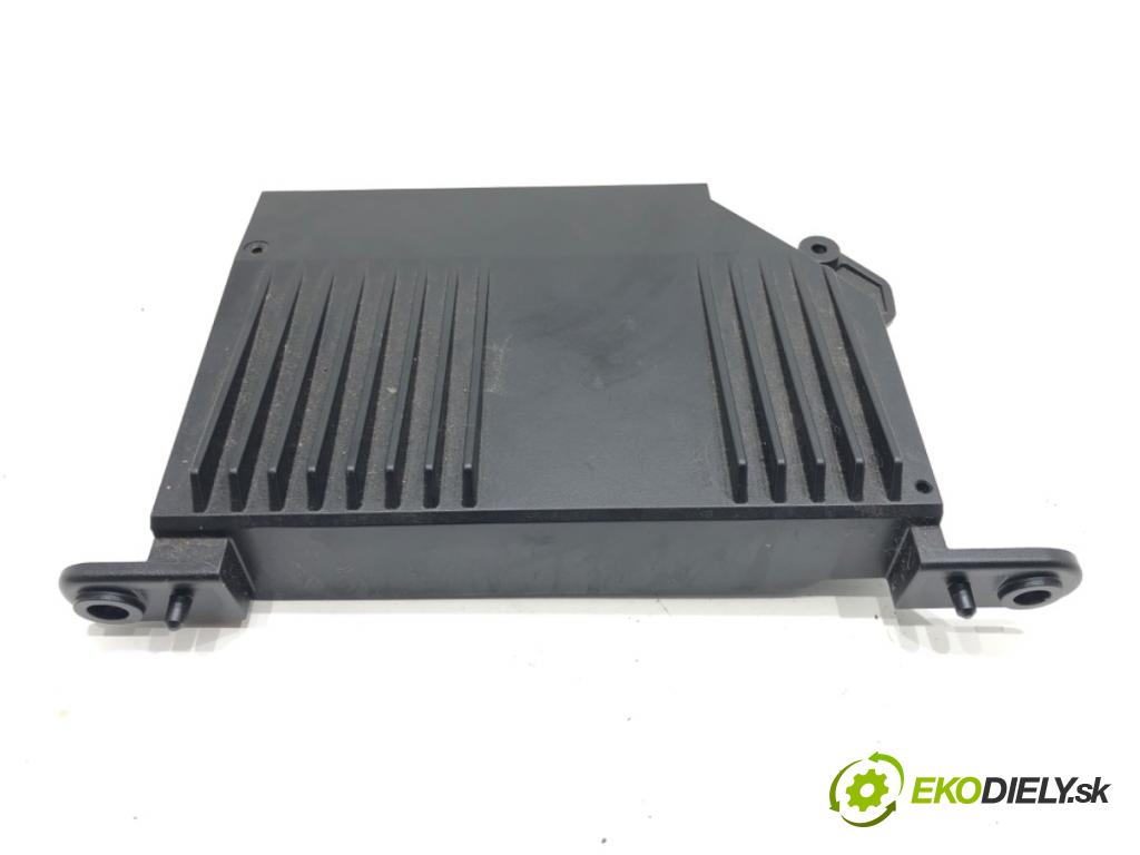 VOLVO XC60 II (246) 2017 - 2022    D4 AWD 140 kW [190 KM] olej napędowy 2017 - 2022  Zosilňovač radia 32212303AA (Zosilňovače)