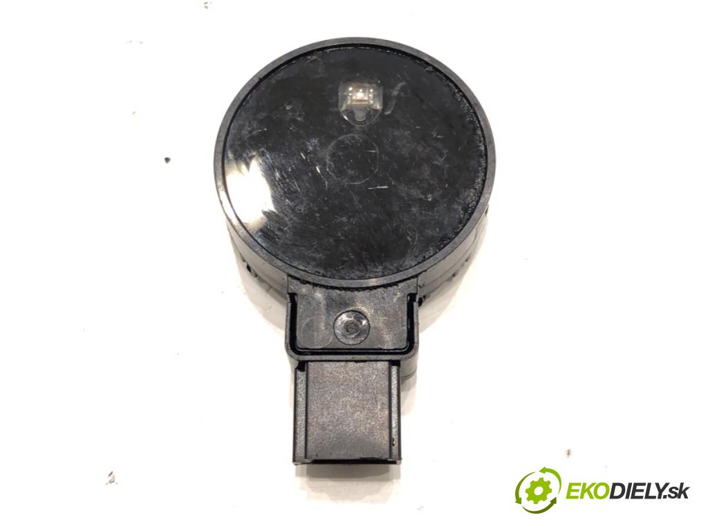 VOLVO XC60 II (246) 2017 - 2022    D4 AWD 140 kW [190 KM] olej napędowy 2017 - 2022  Snímač dažďa 31376464 (Snímače dažďa)