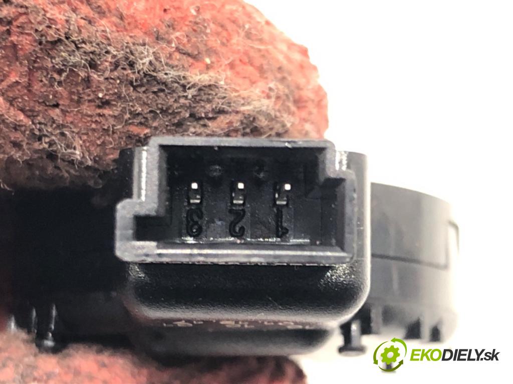 VOLVO XC60 II (246) 2017 - 2022    D4 AWD 140 kW [190 KM] olej napędowy 2017 - 2022  Snímač dažďa 31376464 (Snímače dažďa)