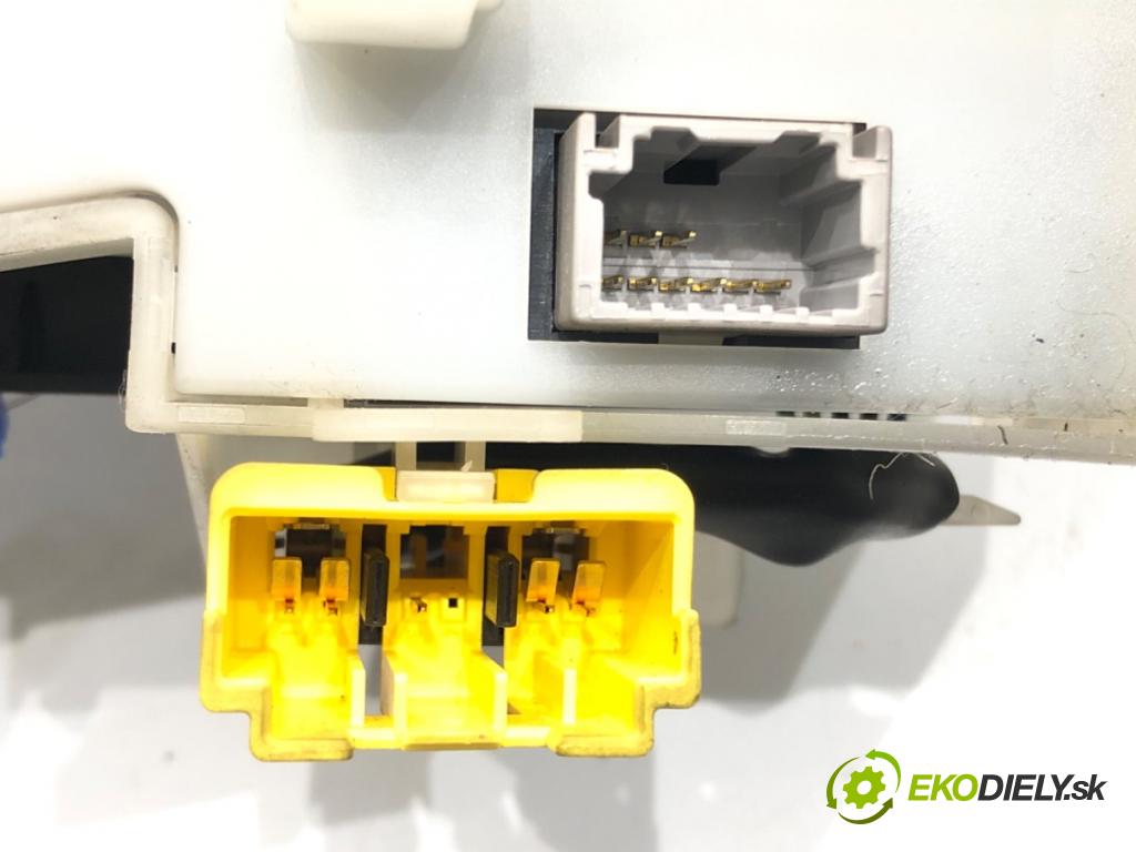 RENAULT MEGANE III Hatchback Van (BZ_) 2008 - 2015    1.5 dCi (BZ0D, BZ1G, BZ1F, BZ1M, BZ1W, BZ0R, BZ10) 81 kW [110 KM] olej napędowy 2009 - 2015  Prepínač kombinovaný 255670019R (Prepínače, spínače, tlačidlá a ovládače kúrenia)