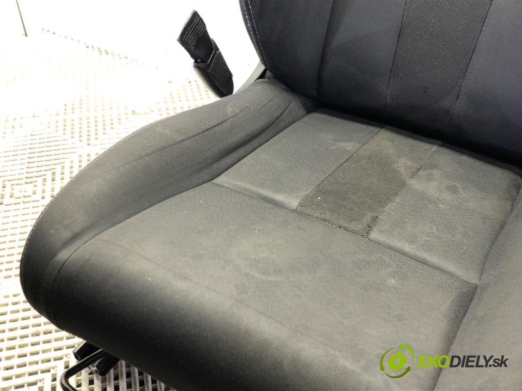 RENAULT MEGANE III Hatchback Van (BZ_) 2008 - 2015    1.5 dCi (BZ0D, BZ1G, BZ1F, BZ1M, BZ1W, BZ0R, BZ10) 81 kW [110 KM] olej napędowy 2009 - 2015  Sedadlo pravy predný