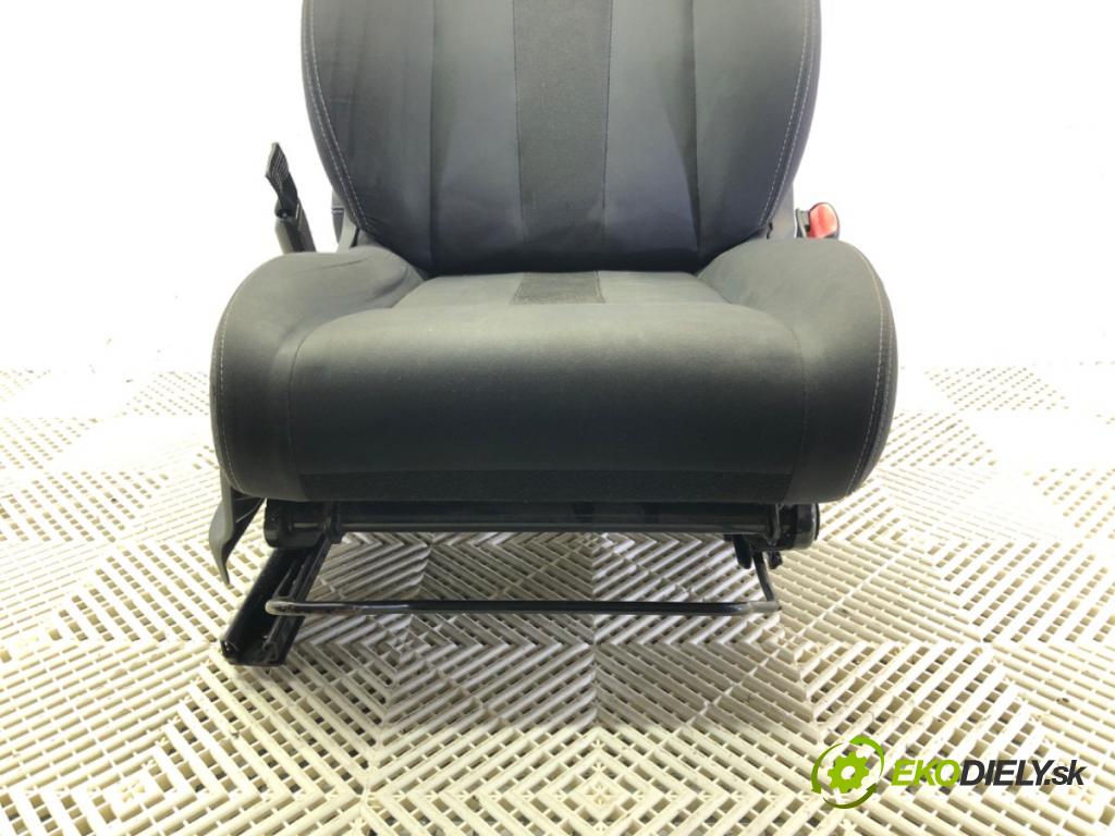 RENAULT MEGANE III Hatchback Van (BZ_) 2008 - 2015    1.5 dCi (BZ0D, BZ1G, BZ1F, BZ1M, BZ1W, BZ0R, BZ10) 81 kW [110 KM] olej napędowy 2009 - 2015  Sedadlo pravy predný
