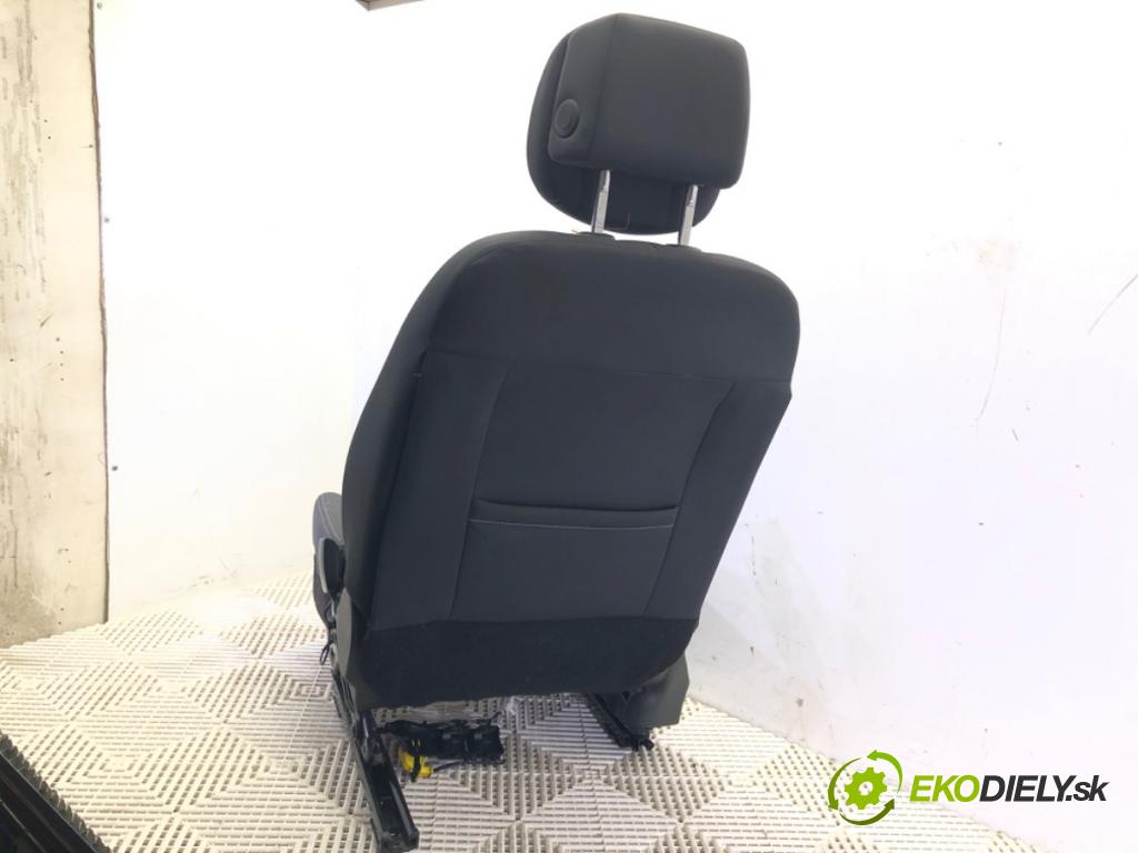 RENAULT MEGANE III Hatchback Van (BZ_) 2008 - 2015    1.5 dCi (BZ0D, BZ1G, BZ1F, BZ1M, BZ1W, BZ0R, BZ10) 81 kW [110 KM] olej napędowy 2009 - 2015  Sedadlo pravy predný