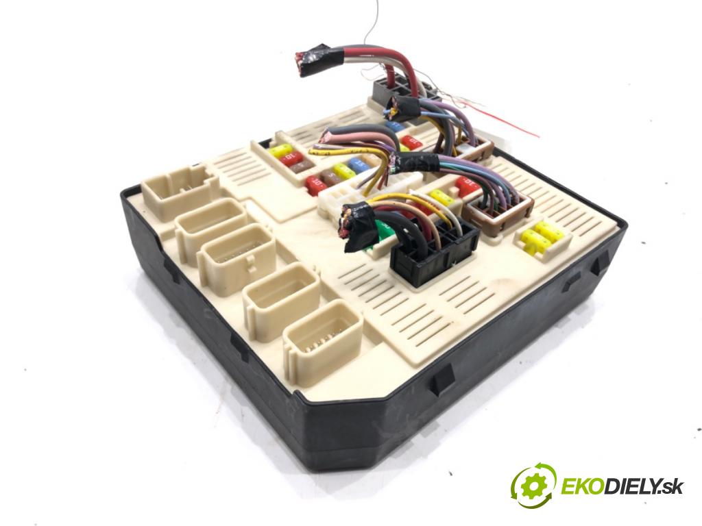 RENAULT MEGANE III Hatchback Van (BZ_) 2008 - 2015    1.5 dCi (BZ0D, BZ1G, BZ1F, BZ1M, BZ1W, BZ0R, BZ10) 81 kW [110 KM] olej napędowy 2009 - 2015  Modul USM 284B68372R (Ostatné)