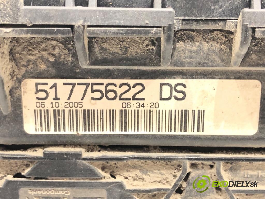 FIAT GRANDE PUNTO (199_) 2005 - 2022    1.3 D Multijet (199.AXD11, 199.AXD1A, 199.AXD1B,... 66 kW [90 KM] olej napędowy 2005 - 2010  skříňka poistková 51775622 (Pojistkové skříňky)