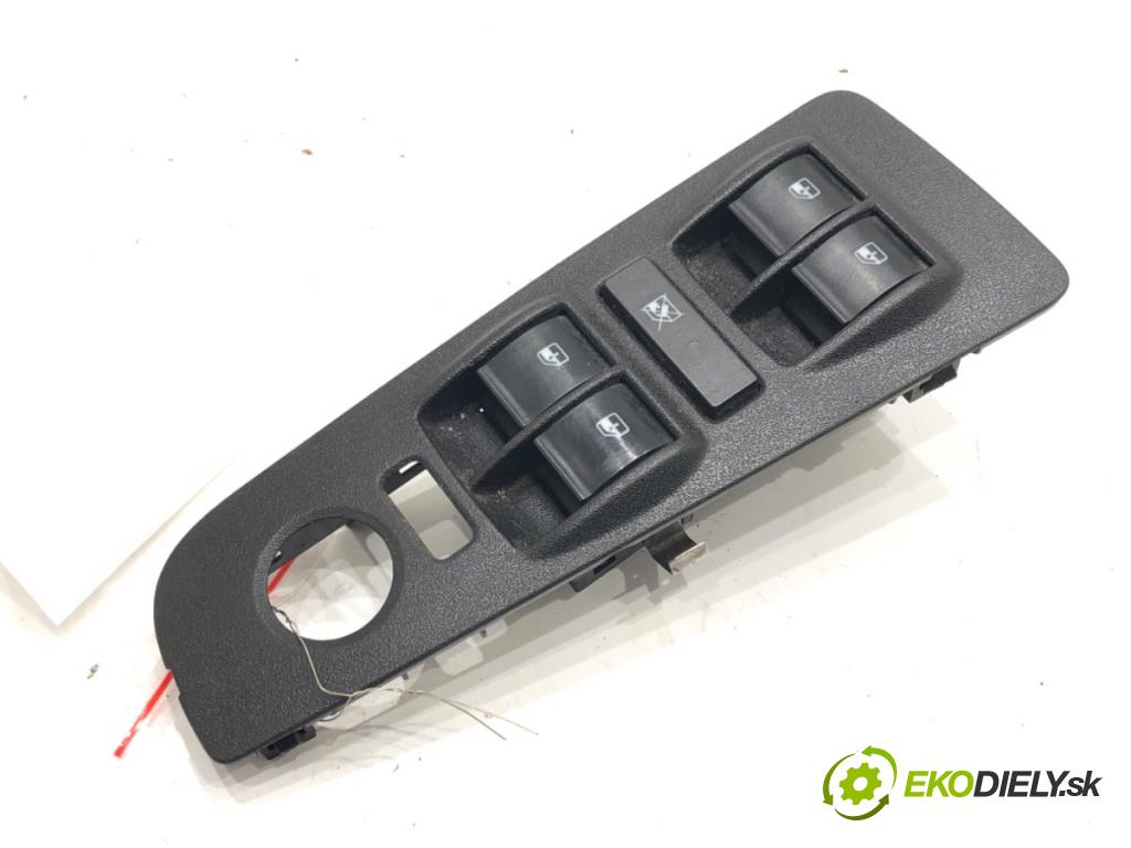 FIAT GRANDE PUNTO (199_) 2005 - 2022    1.3 D Multijet (199.AXD11, 199.AXD1A, 199.AXD1B,... 66 kW [90 KM] olej napędowy 2005 - 2010  Prepínač okien  (Prepínače, spínače, tlačidlá a ovládače kúrenia)