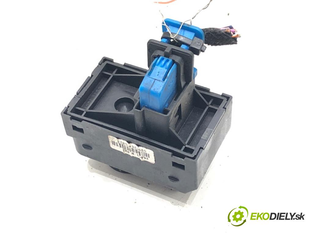 FIAT GRANDE PUNTO (199_) 2005 - 2022    1.3 D Multijet (199.AXD11, 199.AXD1A, 199.AXD1B,... 66 kW [90 KM] olej napędowy 2005 - 2010  Prepínač nastavenia spätných zrkadiel  (Prepínače, spínače, tlačidlá a ovládače kúrenia)