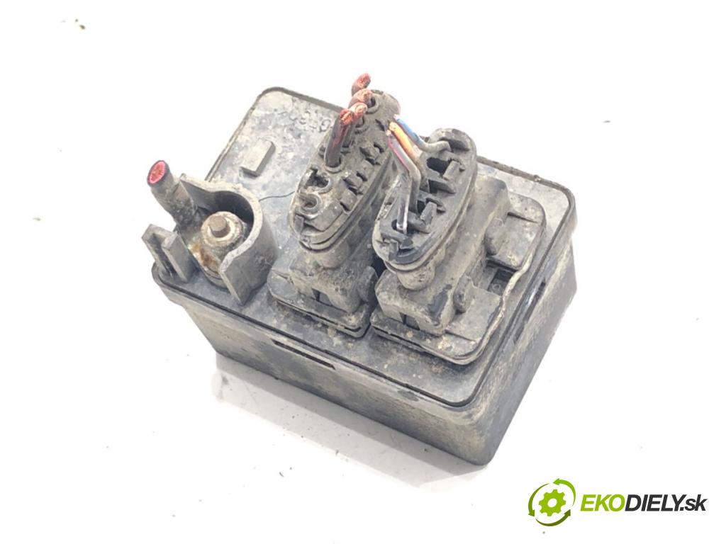 FIAT GRANDE PUNTO (199_) 2005 - 2022    1.3 D Multijet (199.AXD11, 199.AXD1A, 199.AXD1B,... 66 kW [90 KM] olej napędowy 2005 - 2010  relé sviečok žhavenia 55193073 (Relé)