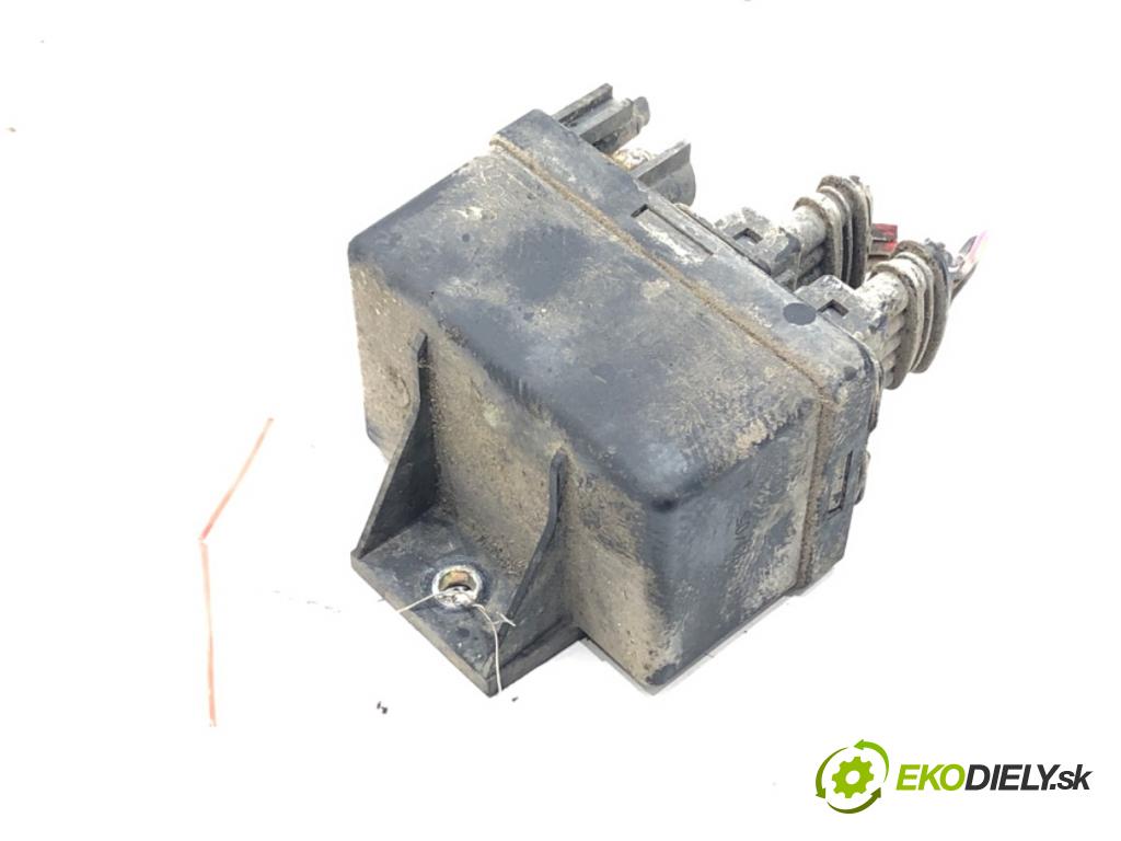 FIAT GRANDE PUNTO (199_) 2005 - 2022    1.3 D Multijet (199.AXD11, 199.AXD1A, 199.AXD1B,... 66 kW [90 KM] olej napędowy 2005 - 2010  relé sviečok žhavenia 55193073 (Relé)