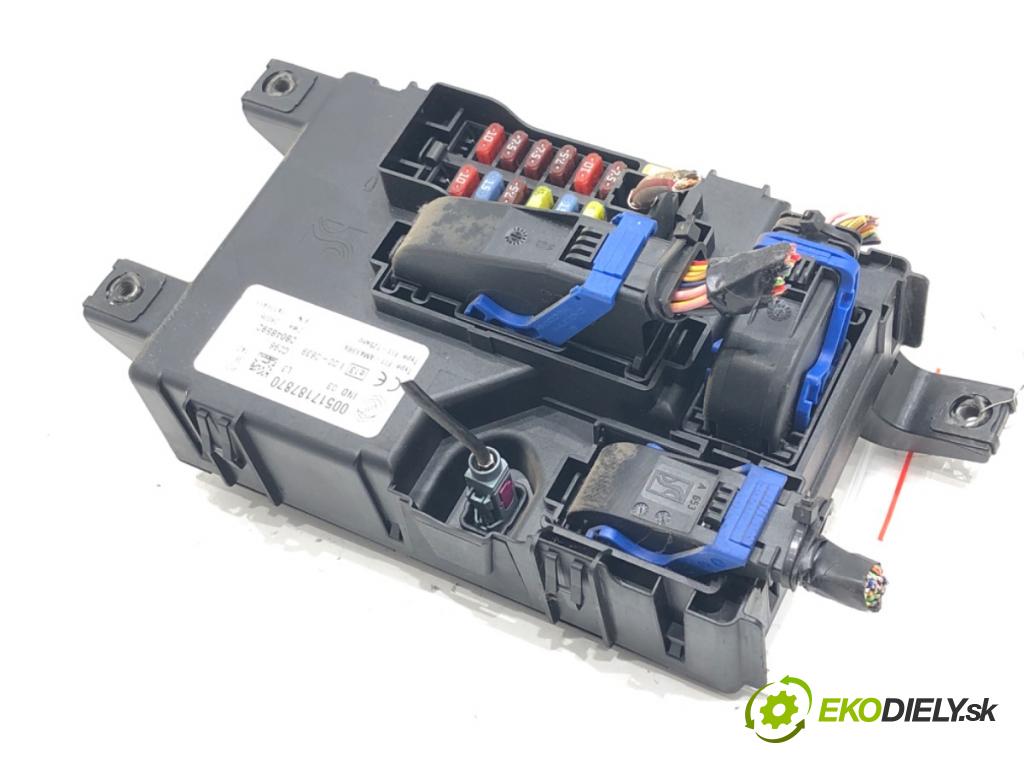 FIAT GRANDE PUNTO (199_) 2005 - 2022    1.3 D Multijet (199.AXD11, 199.AXD1A, 199.AXD1B,... 66 kW [90 KM] olej napędowy 2005 - 2010  modul BSI 517187870 (Pojistkové skříňky)