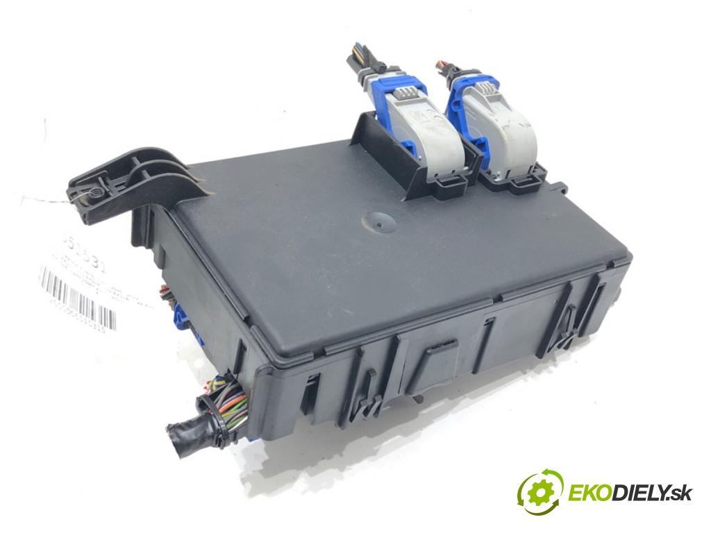 FIAT GRANDE PUNTO (199_) 2005 - 2022    1.3 D Multijet (199.AXD11, 199.AXD1A, 199.AXD1B,... 66 kW [90 KM] olej napędowy 2005 - 2010  modul BSI 517187870 (Pojistkové skříňky)