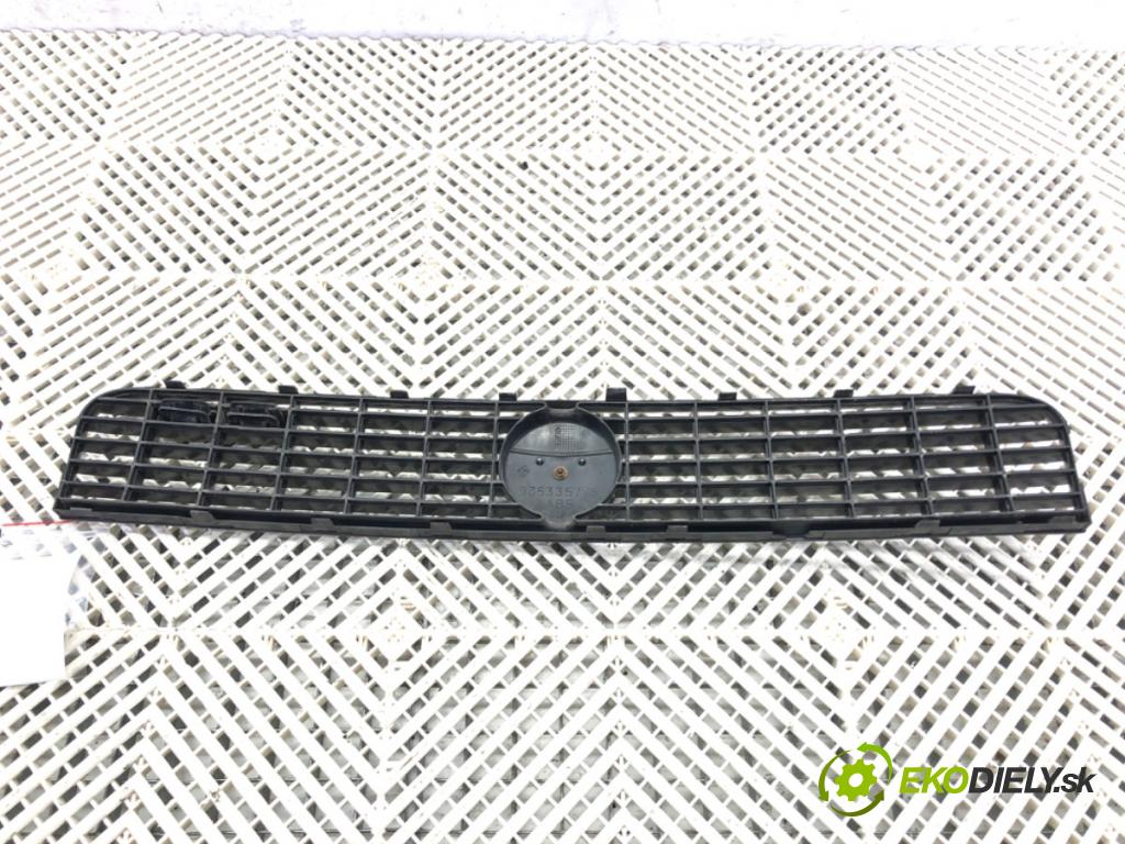 FIAT GRANDE PUNTO (199_) 2005 - 2022    1.3 D Multijet (199.AXD11, 199.AXD1A, 199.AXD1B,... 66 kW [90 KM] olej napędowy 2005 - 2010  mřížka maska  (Mřížky (masky) chladičů)