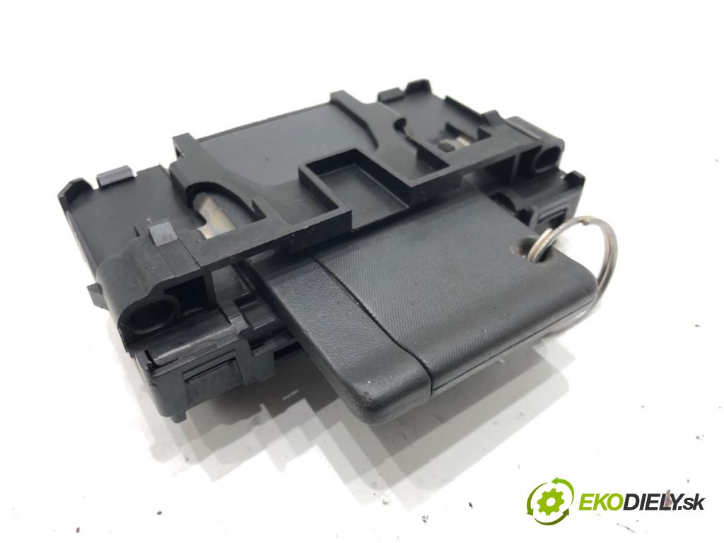 RENAULT MEGANE II (BM0/1_, CM0/1_) 2001 - 2012    1.5 dCi (BM1F, CM1F) 63 kW [86 KM] olej napędowy 2005 - 2008  spinačka 8200125077 (Spínacie skrinky a kľúče)