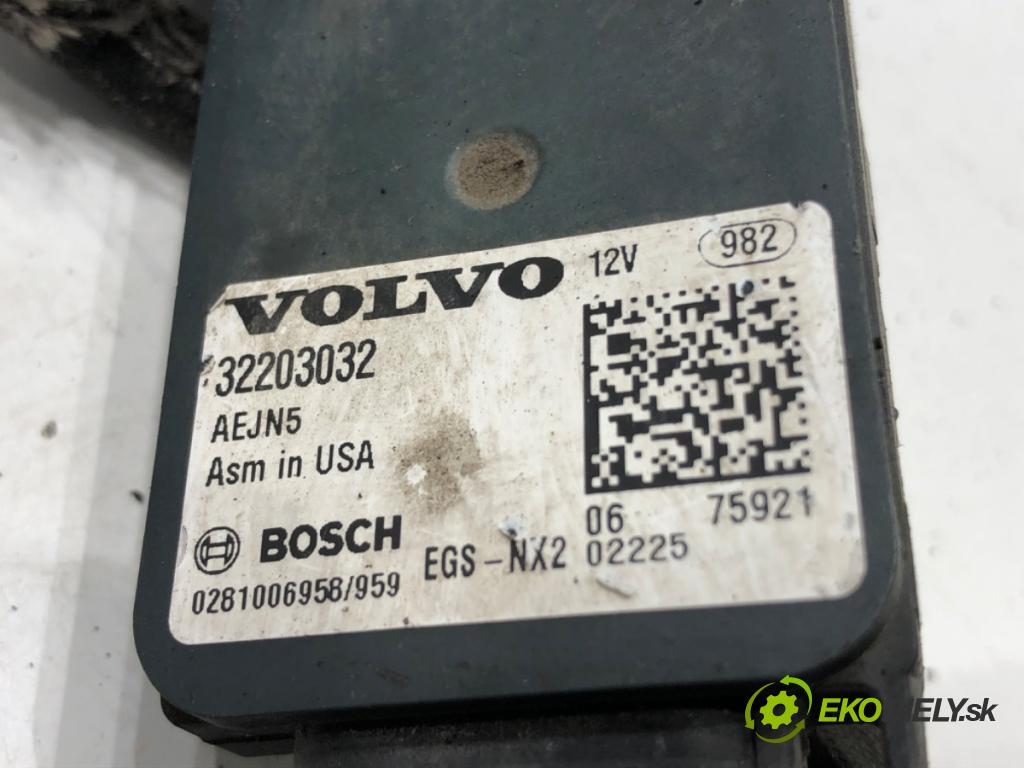 VOLVO XC60 II (246) 2017 - 2022    D4 AWD 140 kW [190 KM] olej napędowy 2017 - 2022  sonda lambda 32203505 (Lambda sondy)