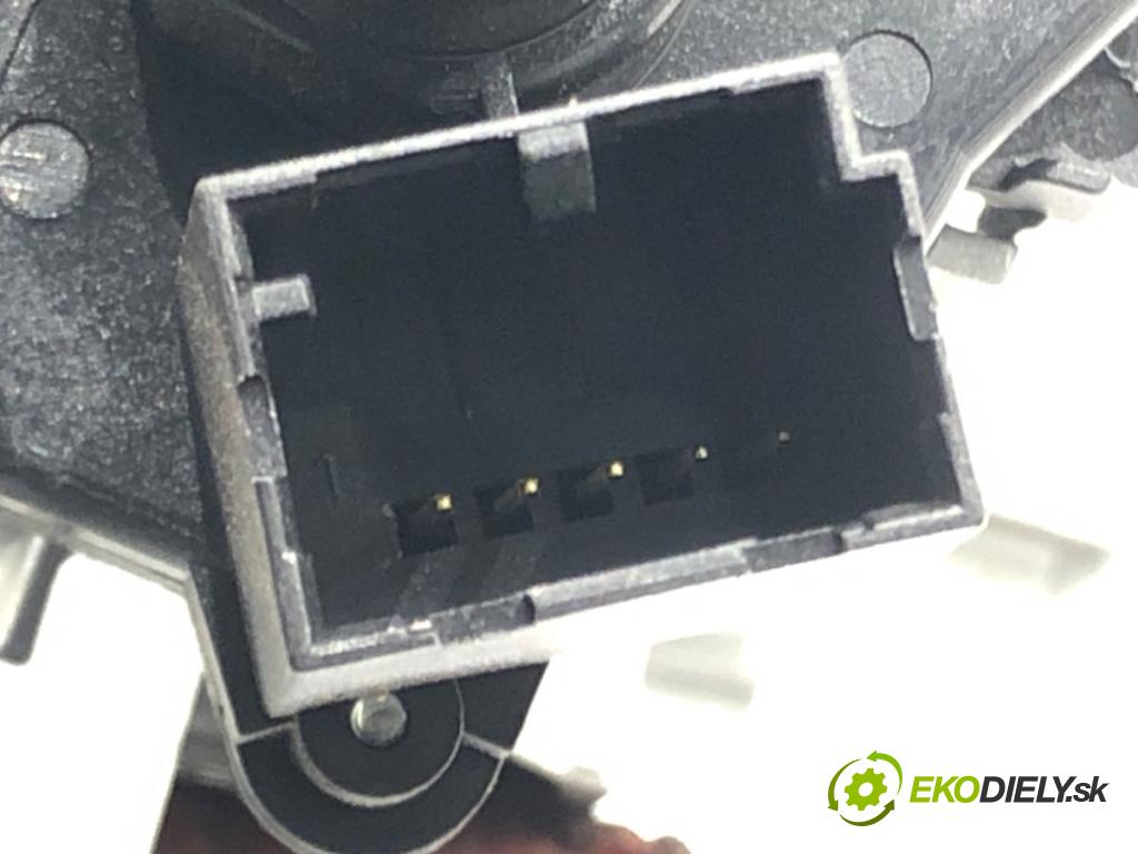 VW GOLF VII (5G1, BQ1, BE1, BE2) 2012 - 2022    1.6 TDI 85 kW [115 KM] olej napędowy 2016 - 2022  spinačka 5Q1905865A (Spínacie skrinky a kľúče)