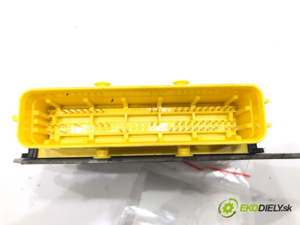 VW GOLF VII (5G1, BQ1, BE1, BE2) 2012 - 2022    1.6 TDI 85 kW [115 KM] olej napędowy 2016 - 2022  senzor airbag 5Q0959655BS (Snímače)
