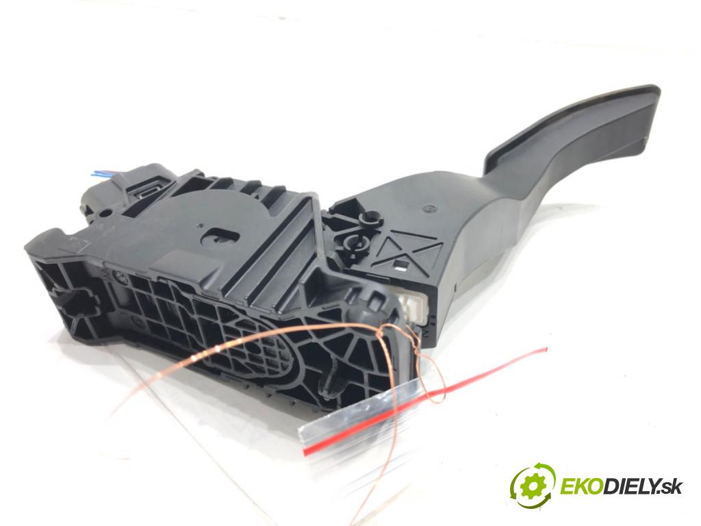 VW GOLF VII (5G1, BQ1, BE1, BE2) 2012 - 2022    1.6 TDI 85 kW [115 KM] olej napędowy 2016 - 2022  Potenciometer plynu 5Q1723503K (Pedále)